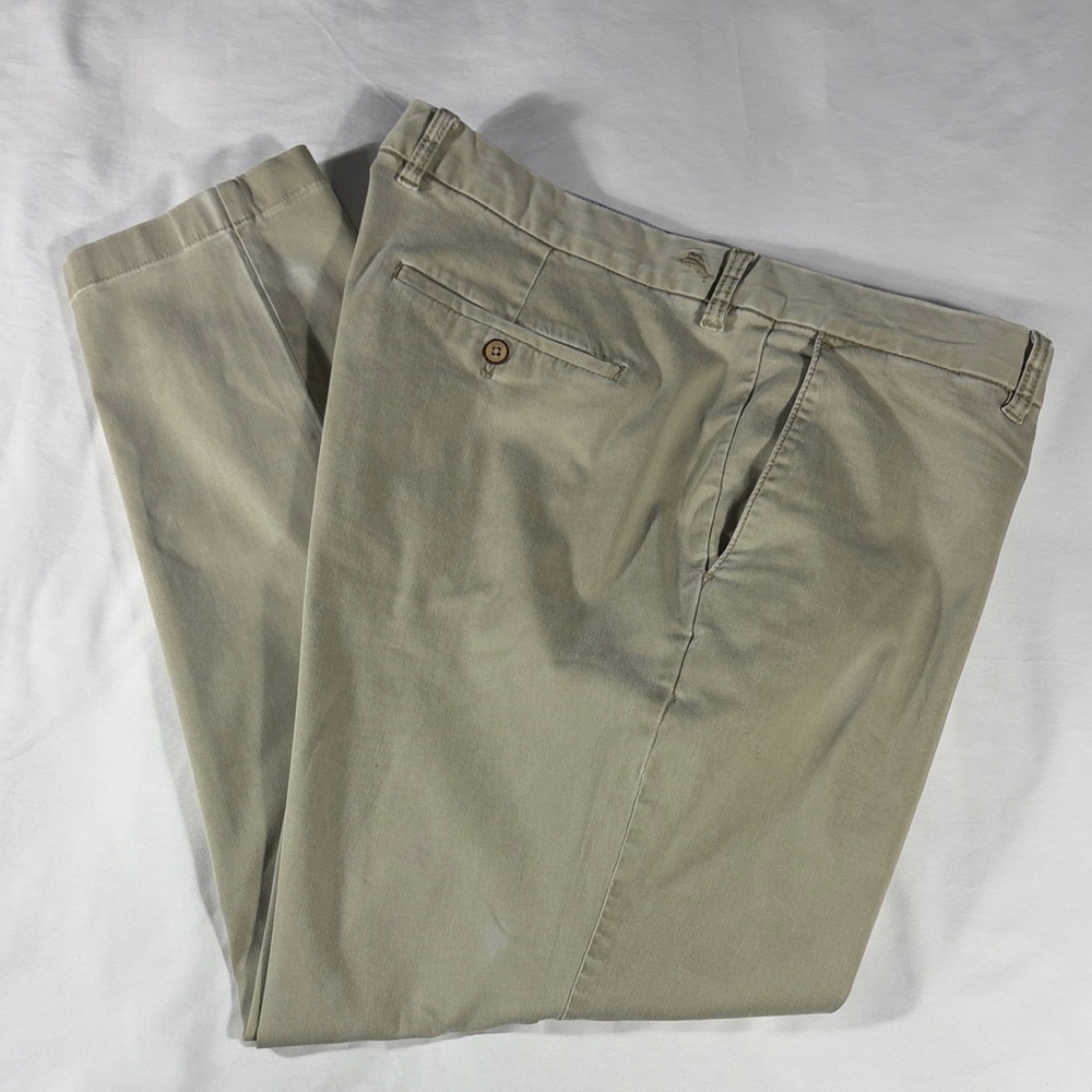 Tommy Bahama mens khaki basic flat front chino pants - size 40x29